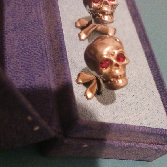 Saks Fifth Avenue Silver Skull Cufflinks with Genuine Ruby Eyes. - Picture 2 of 4
